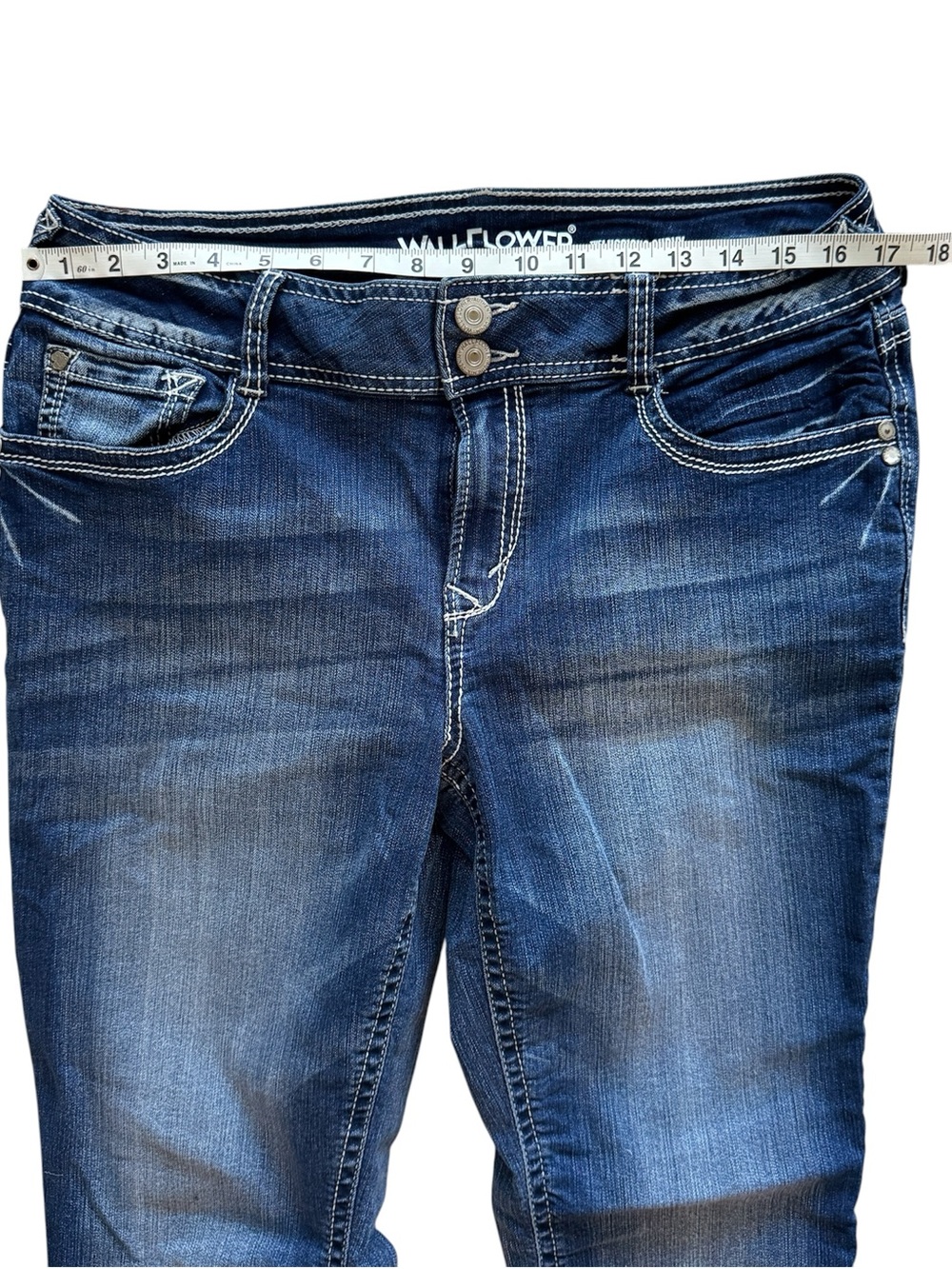 Wallflower Luscious Curve Fit Bootcut Jeans Size 13 Long Stretch Denim 32x31 - Picture 3 of 8